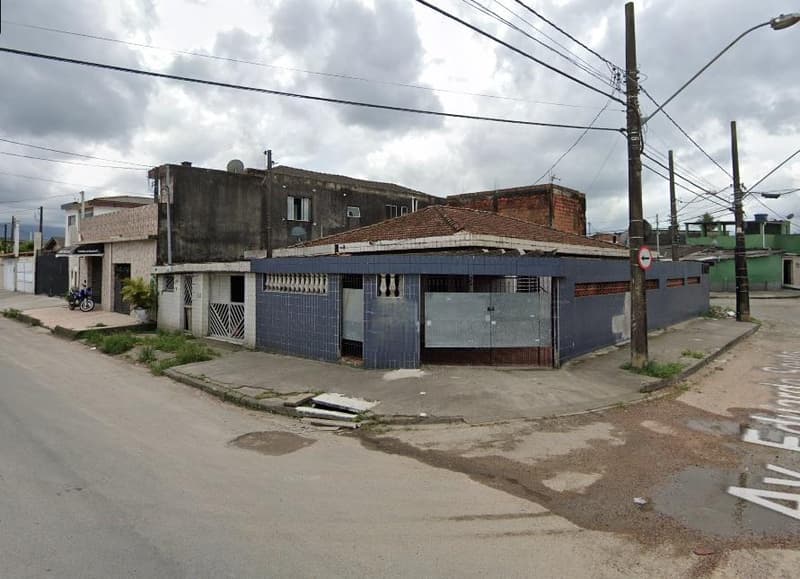 Foto 1 de 2: Casa em leilão em São Vicente - SP — Casa 103m², Cidade Náutica, em São Vicente/SP - Ocupada