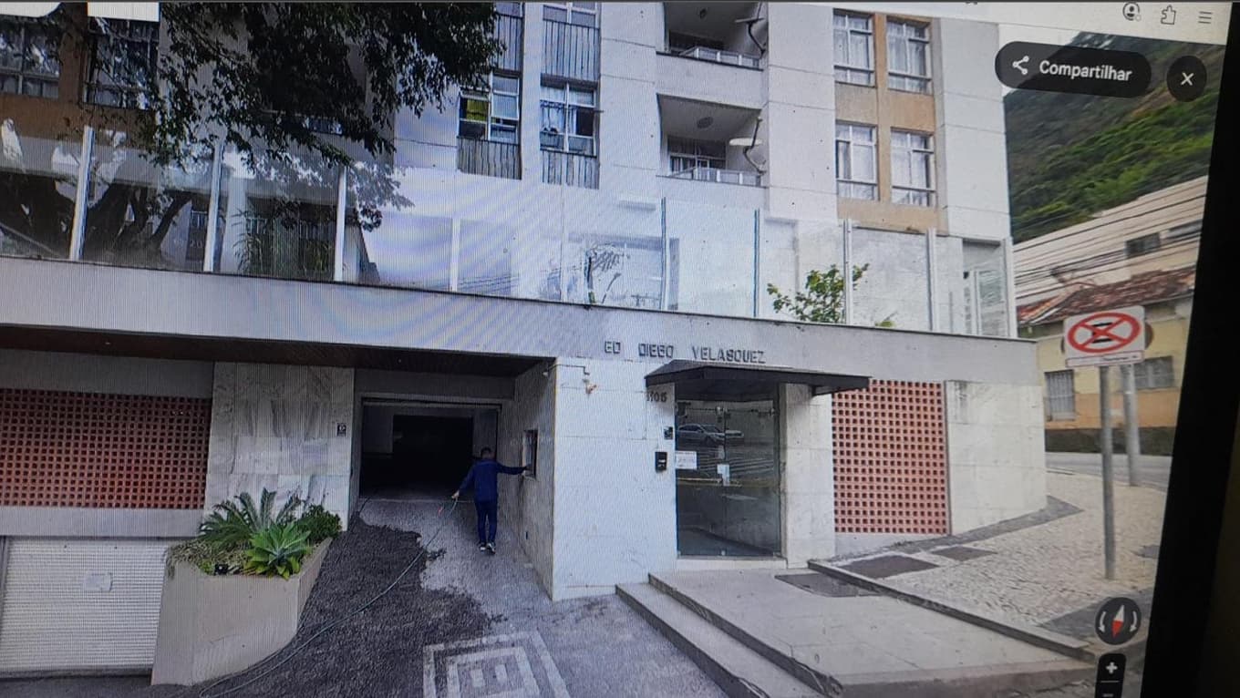Foto 2 de 2: Apartamento em leilão em Juiz De Fora - MG — Apartamento em excelentes condições com uma vaga de garagem de frente e 85m2s.