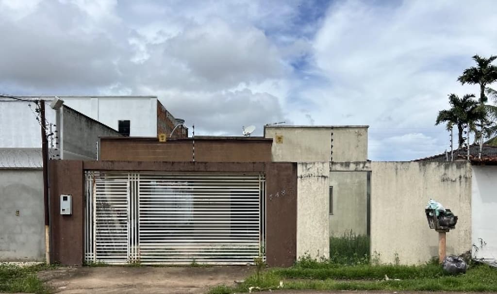Foto 1 de 6: Casa em leilão em Macapá - AP — Casa c/ terreno de 300 m², Parque dos Buritis em Macapá/AP - Desocupada