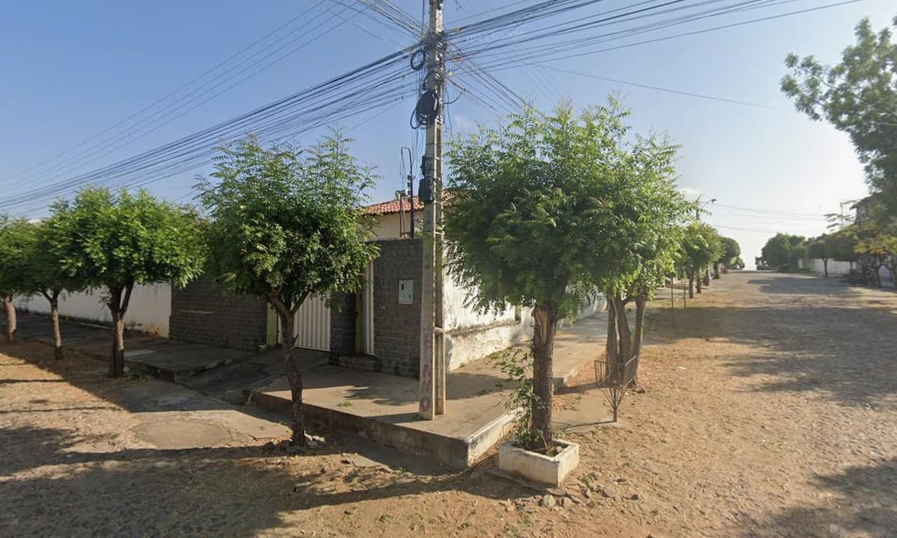 Casa em leilão em Crateús - CE — Casa 297m², Planalto, Crateús/CE - Ocupado