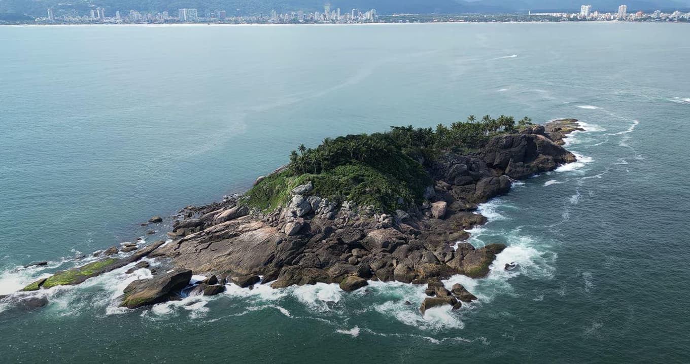 Foto 11 de 11: Imóvel em leilão em Guarujá - SP — Ilha com 45.000m² Desocupada no Litoral do Guarujá/SP