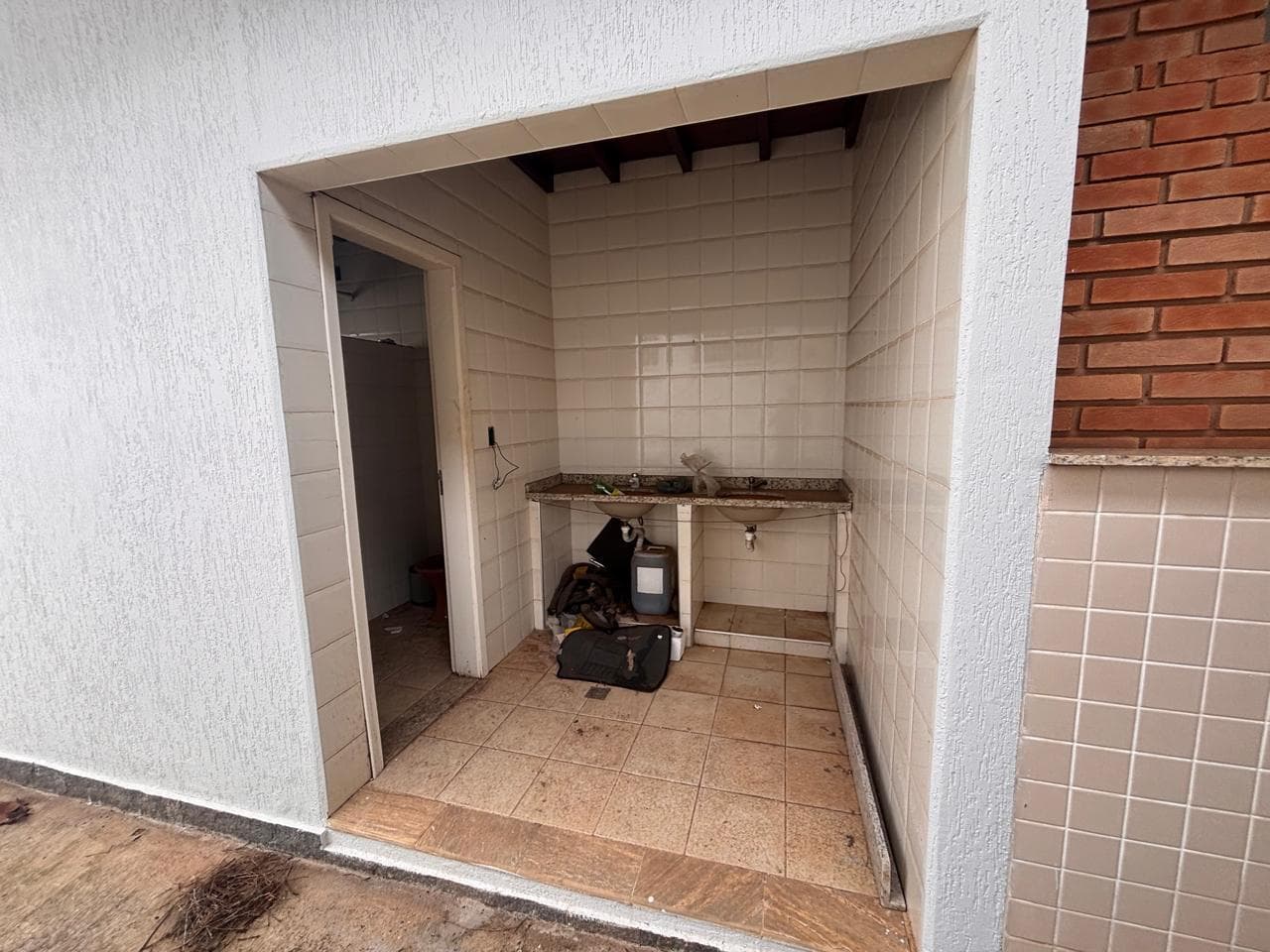 Foto 29 de 36: Casa em leilão em Hortolândia - SP — CASA COM 492m² A.T. e 216,20 de A.C. EM HORTOLÂNDIA/SP