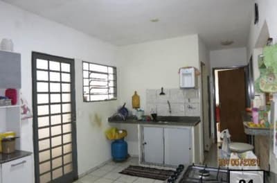 Foto 2 de 14: Casa em leilão em São Carlos - SP — Casa, A.T. 172m², A.C. 155m², 3 dorms, Res. Américo Alves Margarido