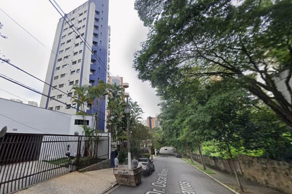 Foto 2 de 11: Apartamento em leilão em São Paulo - SP, bairro Vila Suzana — Apto 141m², 03 Vagas | Vila Suzana (Morumbi), São Paulo/SP - Oportunidade para Investimento ou Moradia! 42% de deságio sobre o valor de avaliação.