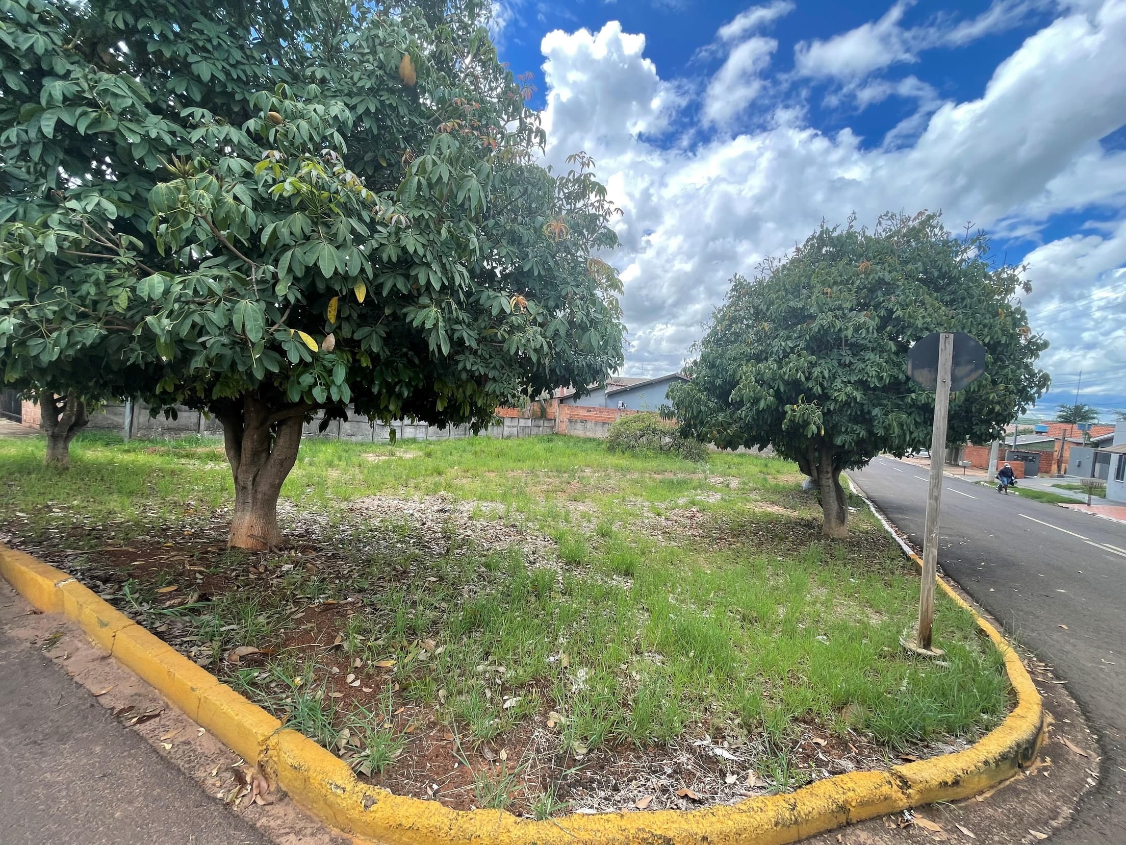 Foto 1 de 3: Terreno em leilão em Paraíso Das Águas - MS, bairro Centro — TERRENO URBANO DE ESQUINA | A.T. 466,55M² - LOT. PATRIMÔNIO DO PARAÍSO EM PARAÍSO DAS ÁGUAS MS