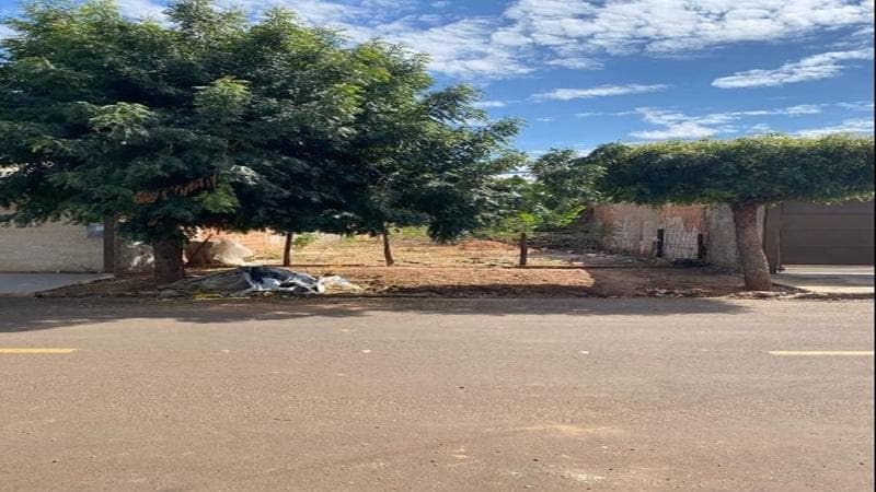 Foto 1 de 3: Terreno em leilão em Miranda - MS, bairro Baiazinha — TERRENO URBANO | A.T. 500 M² | SEM BENFEITORIAS - BAIRRO BAIAZINHA | MIRANDA/MS