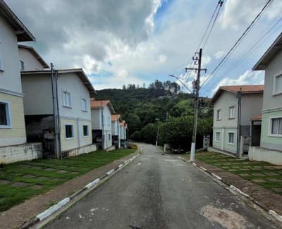 Casa em leilão em Barueri - SP — Casa 105 m² em cond. Barueri - SP 50% de desconto