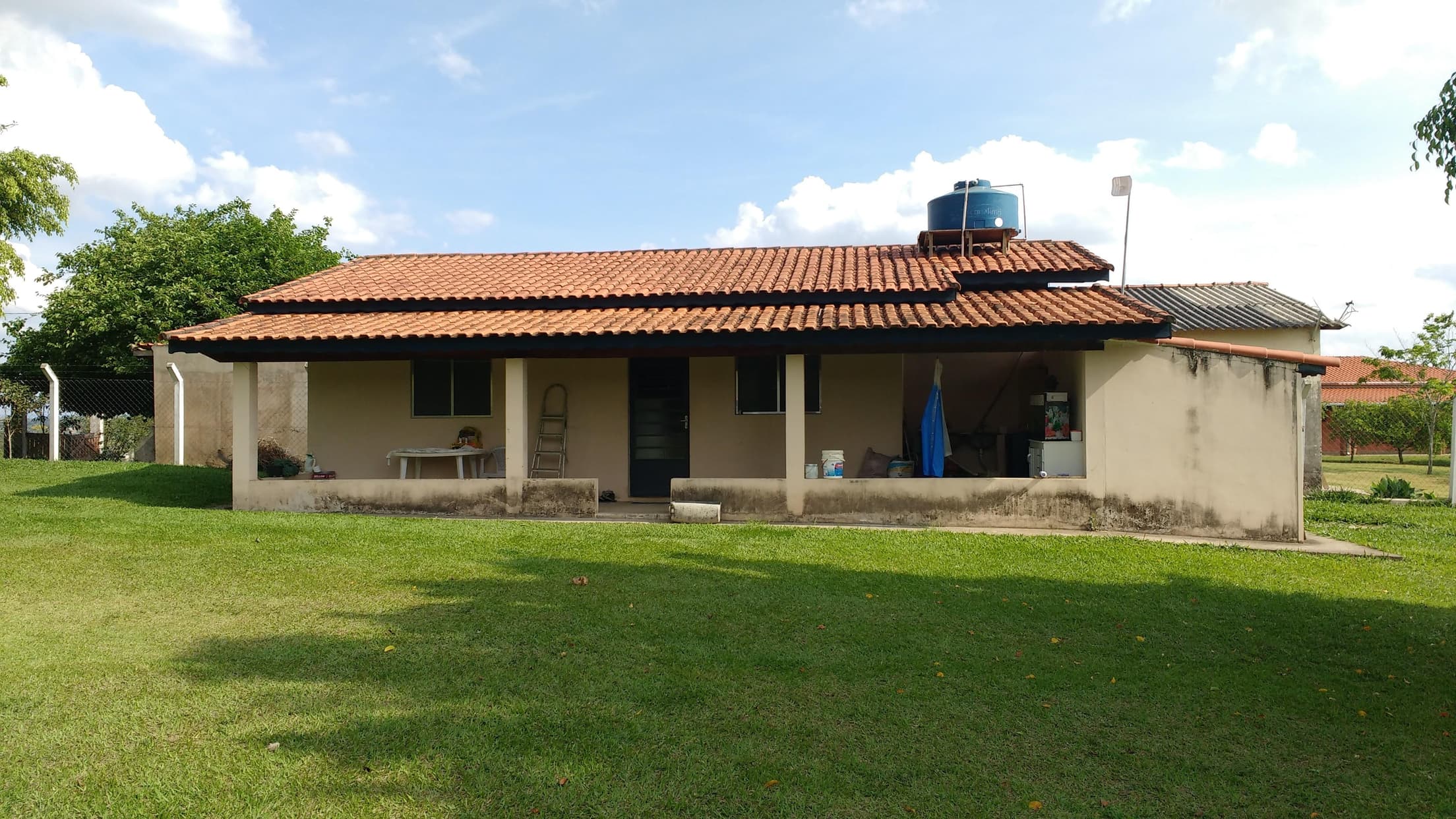 Foto 3 de 11: Casa em leilão em Araçoiaba Da Serra - SP — Chácara c/ 20.000m², Desocupada, com Sistema de Piscicultura e Ranicultura no Bairro Do Jundiacanga, Araçoiaba da Serra/SP