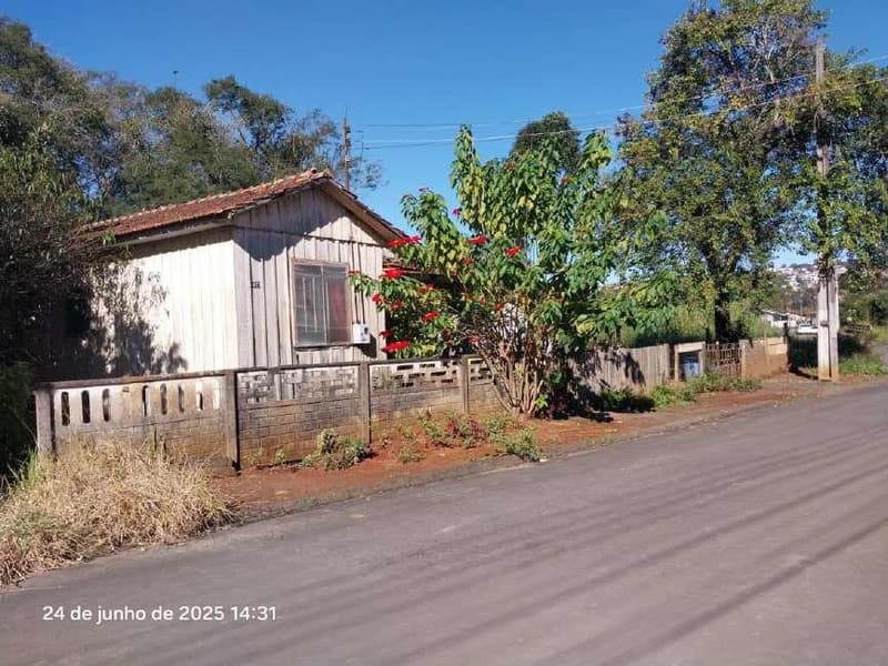 Foto 4 de 9: Terreno em leilão em Irati - PR, bairro Colina Nsa Sra das Graças — Lote de terreno urbano com área de 388,00m² e benfeitoria sem valor comercial. Localizado na Rua Coronel Saboia,1021, Colina Nsa. Sra. Das Graças, Irati/PR