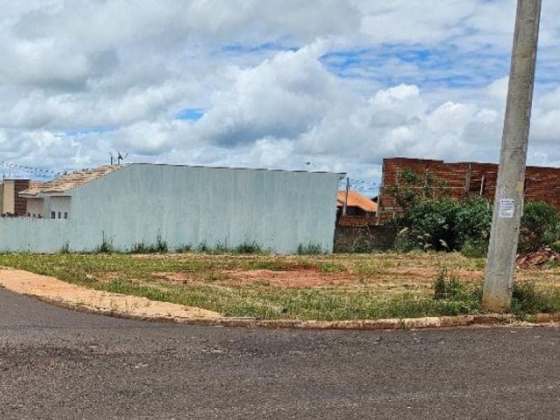 Foto 1 de 3: Terreno em leilão em Piacatu - SP, bairro Centro — Lote, 150.0 m2, Piacatu / SP