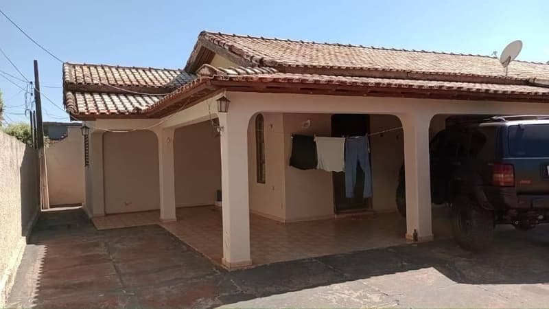 Foto 23 de 25: Casa em leilão em Piacatu - SP, bairro Centro — Casa, Ocupado, Piacatu / SP (41% abaixo da avaliação)