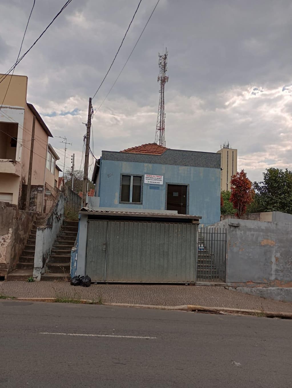 Casa em leilão em Americana - SP — Casa com 277,9 m² AC e 456 m² de AT em Americana/SP