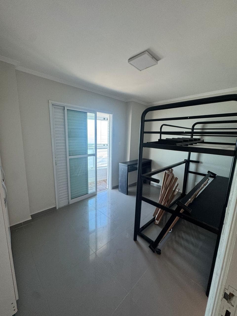 Foto 7 de 18: Apartamento em leilão em Mongaguá - SP — Cobertura de frente para o mar com área total de 236,319m2 - Condomínio Residencial Ilha Bela - Mongaguá/SP