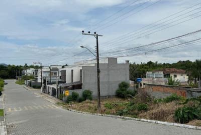 Foto 1 de 2: Terreno em leilão em Balneário Piçarras - SC — Lotes no Loteamento Jardim Araxá, área de 7,291m²