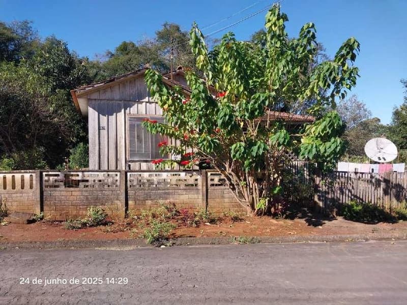 Foto 7 de 9: Terreno em leilão em Irati - PR, bairro Colina Nsa Sra das Graças — Lote de terreno urbano com área de 388,00m² e benfeitoria sem valor comercial. Localizado na Rua Coronel Saboia,1021, Colina Nsa. Sra. Das Graças, Irati/PR