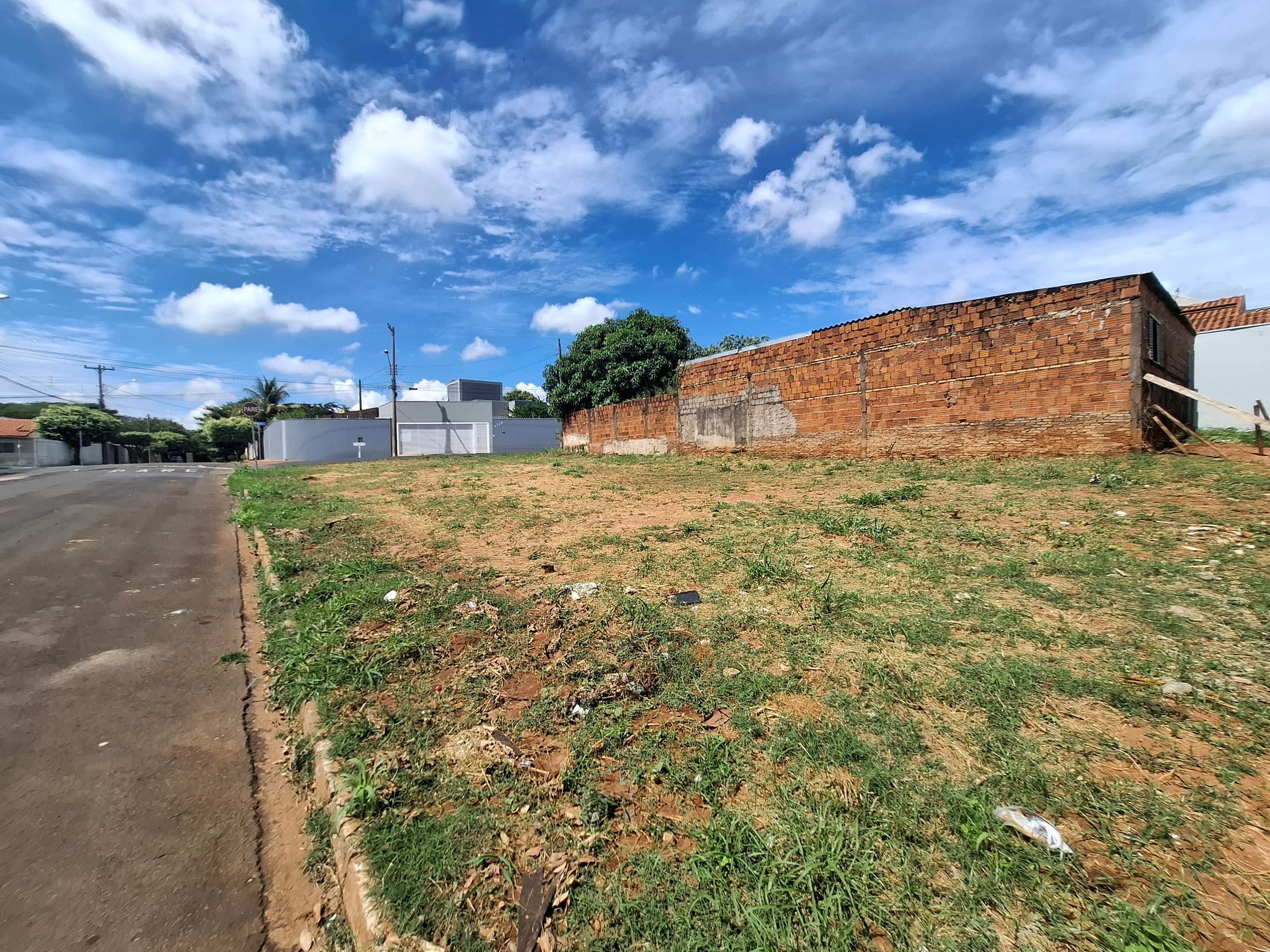 Foto 2 de 10: Terreno em leilão em Mirassol - SP — TERRENO DE ESQUINA COM 289m² NO PARQUE RESIDENCIAL CELINA DALUL, MIRASSOL/SP | MATRICULA 26.253