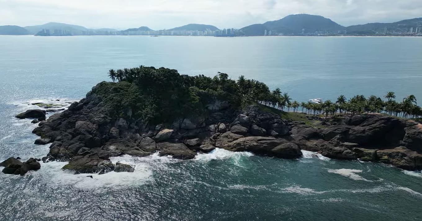 Foto 9 de 11: Imóvel em leilão em Guarujá - SP — Ilha com 45.000m² Desocupada no Litoral do Guarujá/SP