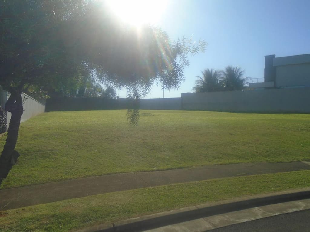Foto 2 de 3: Terreno em leilão em Foz Do Iguaçu - PR — Terreno sem benfeitorias em condomínio fechado no CONDOMINIO HORIZONTAL TERRAS ALPHA FOZ DO IGUAÇU, Alameda Larus nº 247, Foz do Iguaçu/PR