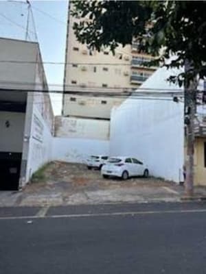 Foto 6 de 9: Comercial em leilão em Mirassol - SP — Imóvel comercial, barracão construído de tijolos. Área de 286,00 m²; construído sobre o lote de terreno com a área de 363,00 m².