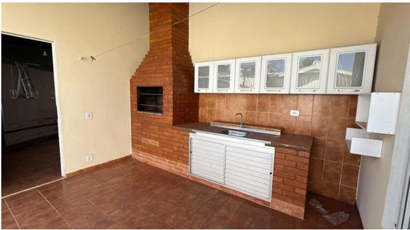 Foto 2 de 10: Casa em leilão em Cacoal - RO — CASA RESIDENCIAL | A.T. 326,41 M² E A.C. 326,41M² - INDUSTRIAL | EM CACOAL/RO - LEILÃO EMPRESARIAL SISTÊMICO SICREDI