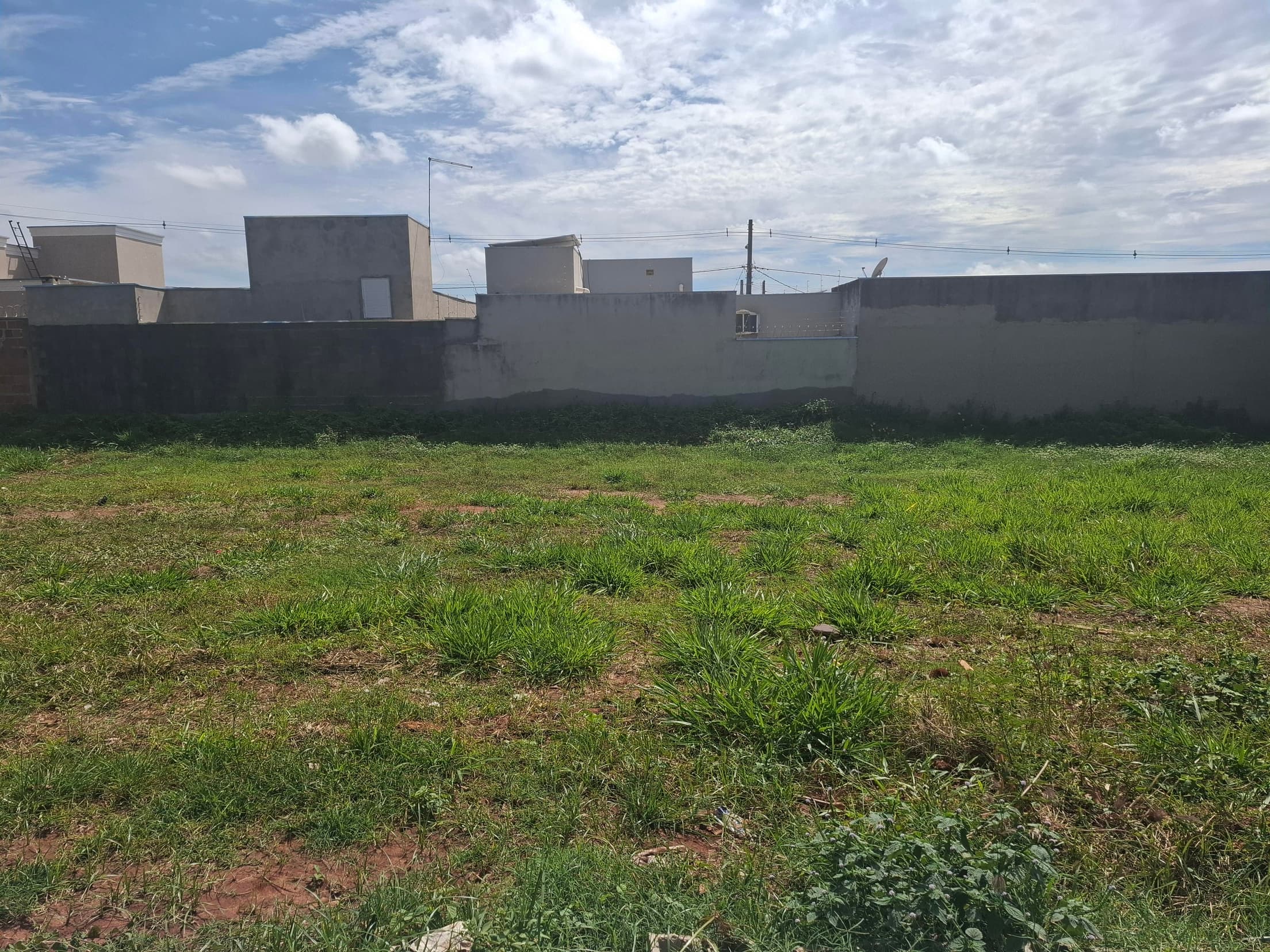 Foto 2 de 4: Terreno em leilão em Mirassol - SP — LOTE 09 DE 200m² NA QUADRA 33, RESIDENCIAL REGISSOL, MIRASSOL/SP | MATRICULA Nº 24.692