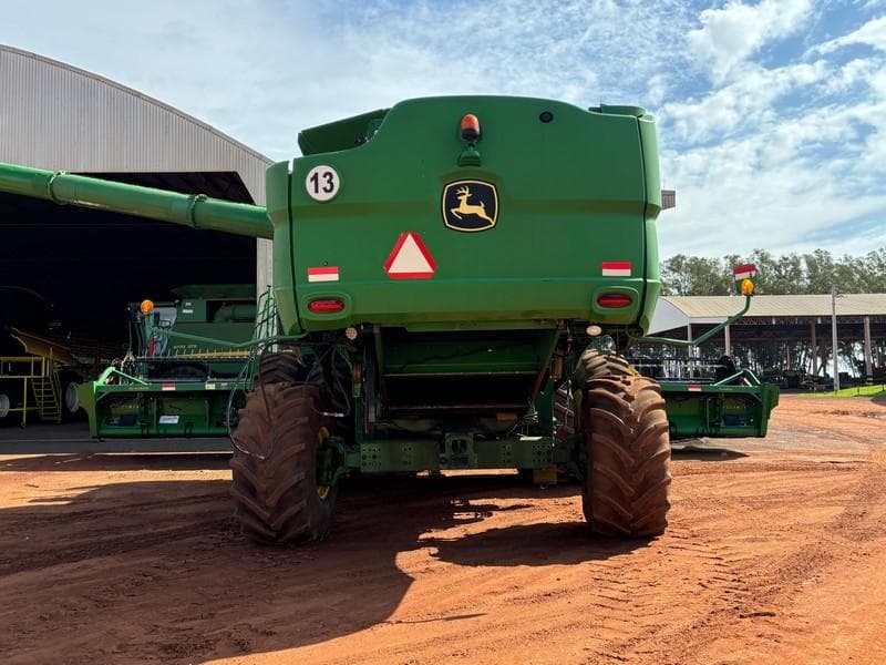 Foto 1 de 5: Imóvel em leilão em Sapezal - MT — COLHEITADEIRA DE GRAOS JOHN DEERE S680, ANO: 2015, SÉRIE: NÃO IDENTIFICADO (Ref: LIM202500005)