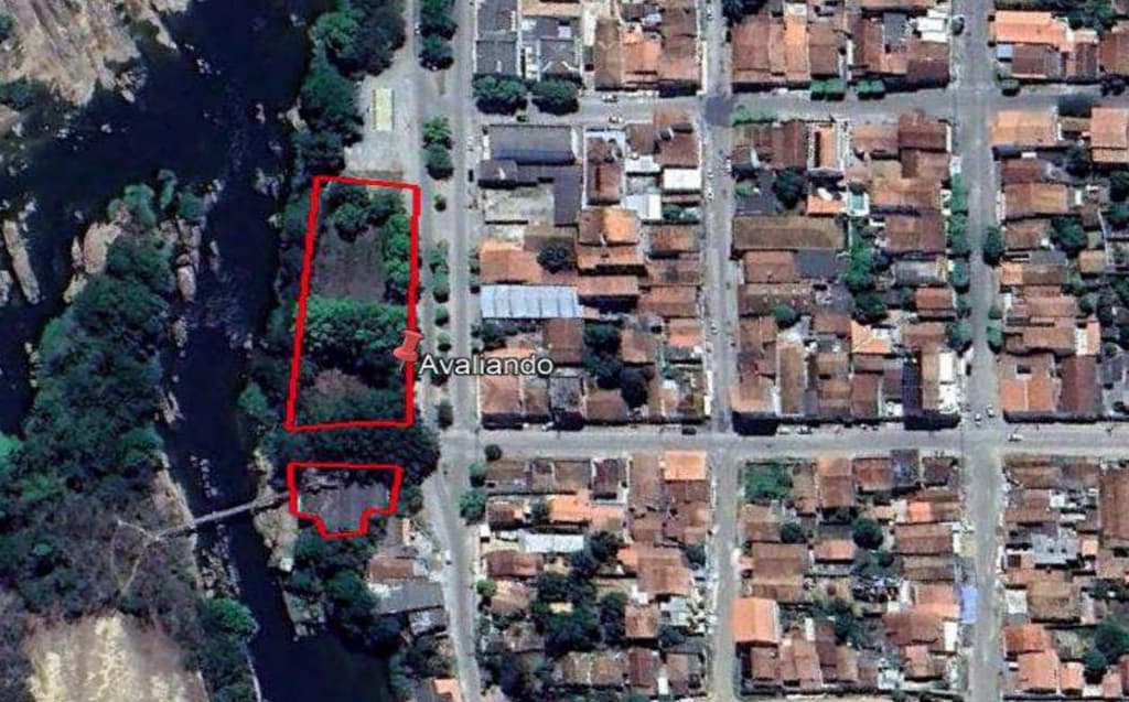 Foto 1 de 7: Comercial em leilão em Nanuque - MG, bairro Centro — Complexo Comercial 3.564m² no Centro de Nanuque/MG | Galpão + Área de Expansão | Av. Mucuri: Desocupado e Parcelado em 60x!