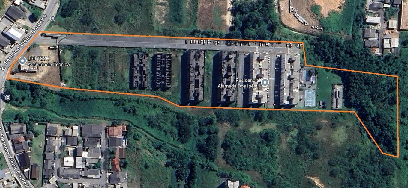 Foto 4 de 9: Terreno em leilão em Itajaí - SC, bairro Espinheiros — Terreno com Construções, A.T. 28.006m², Alameda dos Ipês II, Bairro Espinheiros