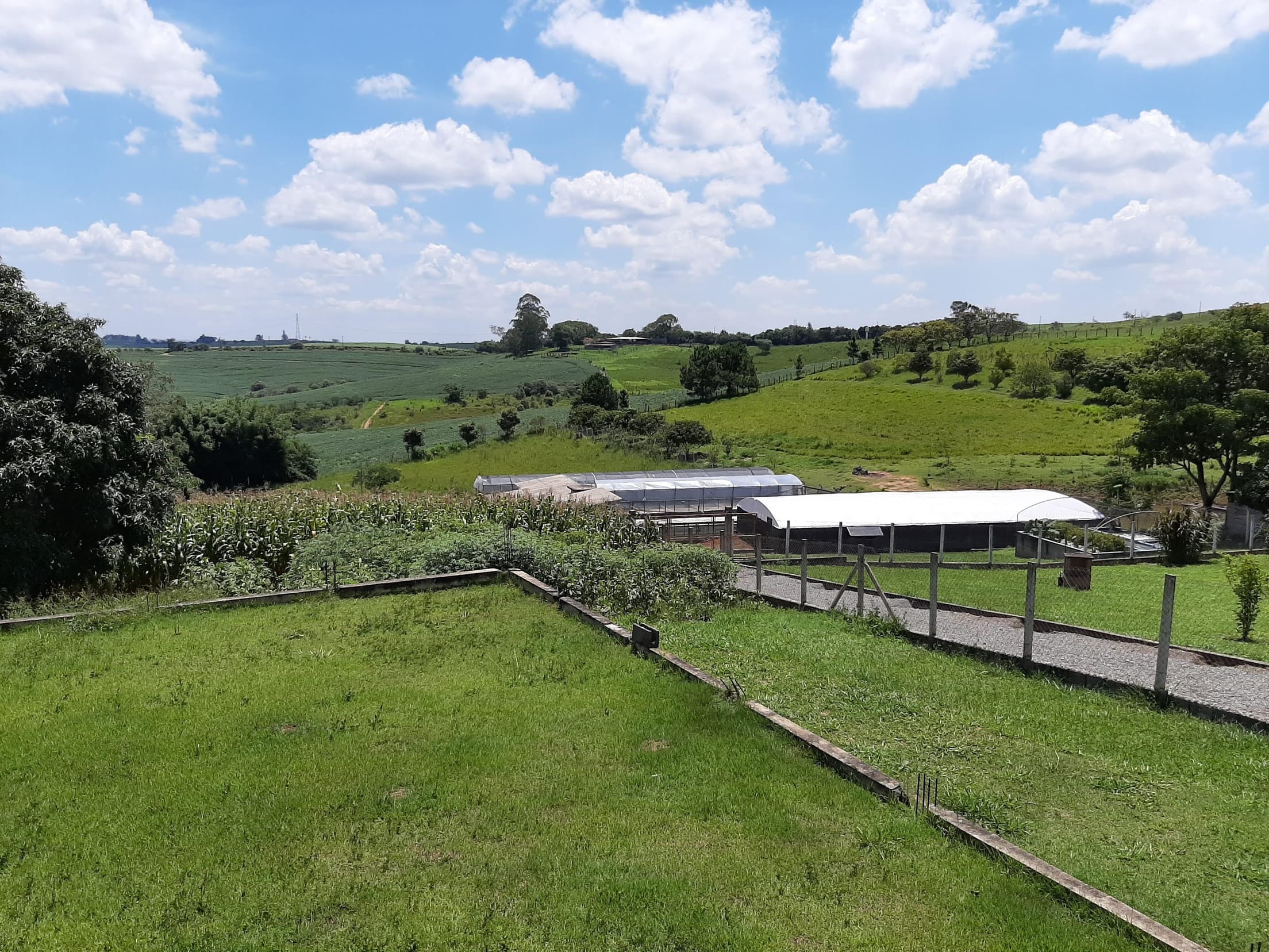 Foto 1 de 11: Casa em leilão em Araçoiaba Da Serra - SP — Chácara c/ 20.000m², Desocupada, com Sistema de Piscicultura e Ranicultura no Bairro Do Jundiacanga, Araçoiaba da Serra/SP