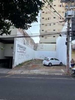 Foto 8 de 9: Terreno em leilão em Mirassol - SP — Terreno sem benfeitorias, plano, bem localizado, com a área de 165,00 m².