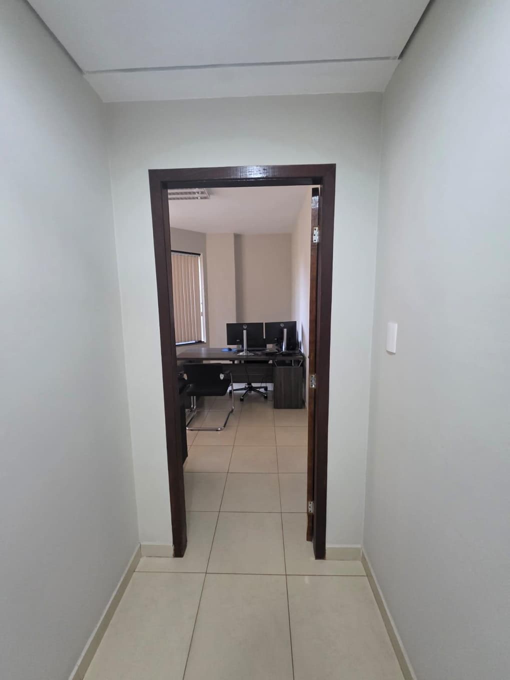 Foto 97 de 122: Comercial em leilão em Cascavel - PR — EDIFÍCIO COMERCIAL (CASCAVEL) E BENS MÓVEIS