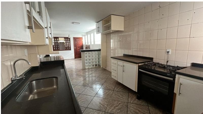 Foto 7 de 10: Casa em leilão em Cacoal - RO — CASA RESIDENCIAL | A.T. 326,41 M² E A.C. 326,41M² - INDUSTRIAL | EM CACOAL/RO - LEILÃO EMPRESARIAL SISTÊMICO SICREDI