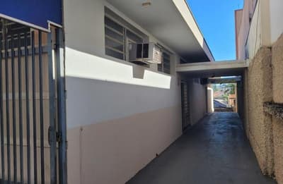 Foto 2 de 37: Comercial em leilão em Catanduva - SP — Imóvel Comercial, A.T. 572m², A.C. 341m², 9 salas, 2 recepções, 5 halls, garagem, Centro
