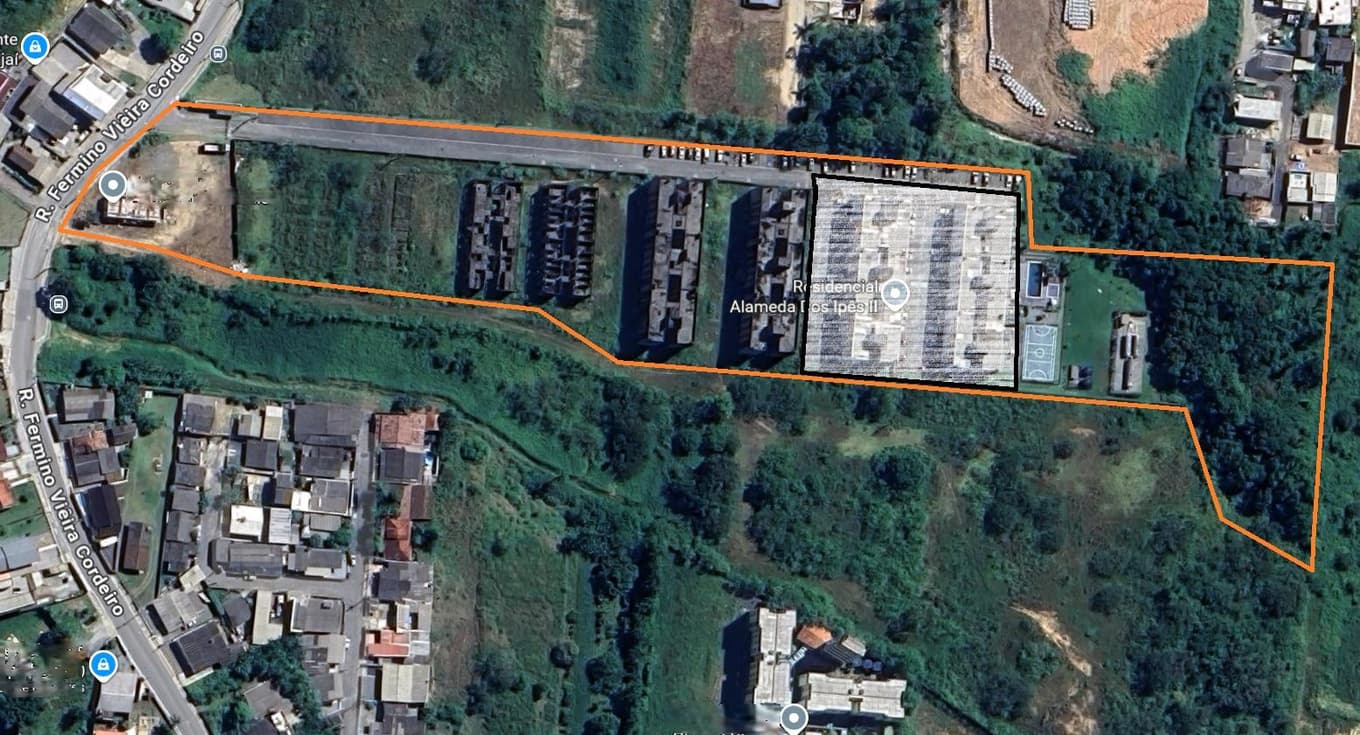 Foto 2 de 9: Terreno em leilão em Itajaí - SC, bairro Espinheiros — Terreno com Construções, A.T. 28.006m², Alameda dos Ipês II, Bairro Espinheiros