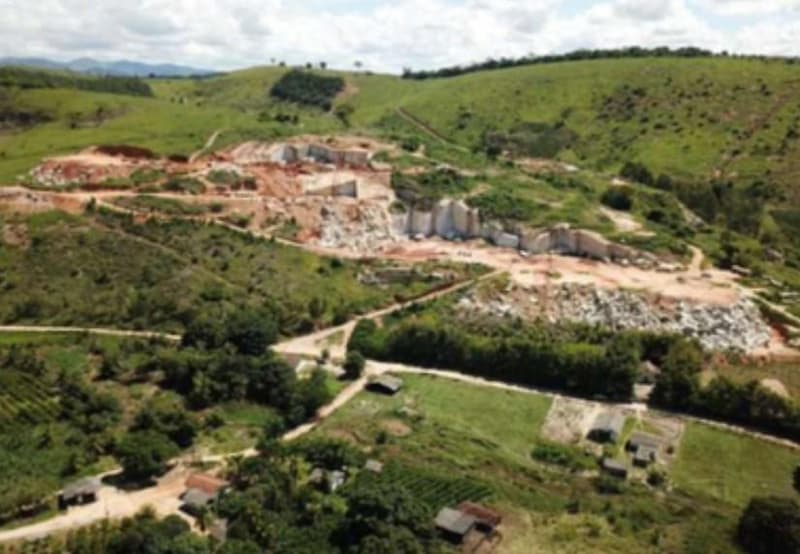 Foto 1 de 5: Area Rural em leilão em Barra De São Francisco - ES, bairro Córrego Itaperuna — Jazida 100.000m² + Direito Minerário - Barra de São Francisco/ES