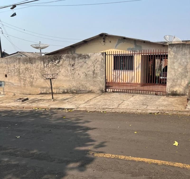 Foto 3 de 3: Terreno em leilão em Umuarama - PR — Lote de terreno urbano, com área de 254,16 m², com benfeitoria residencial, situado na Rua Colibri, 2406, Umuarama/PR.