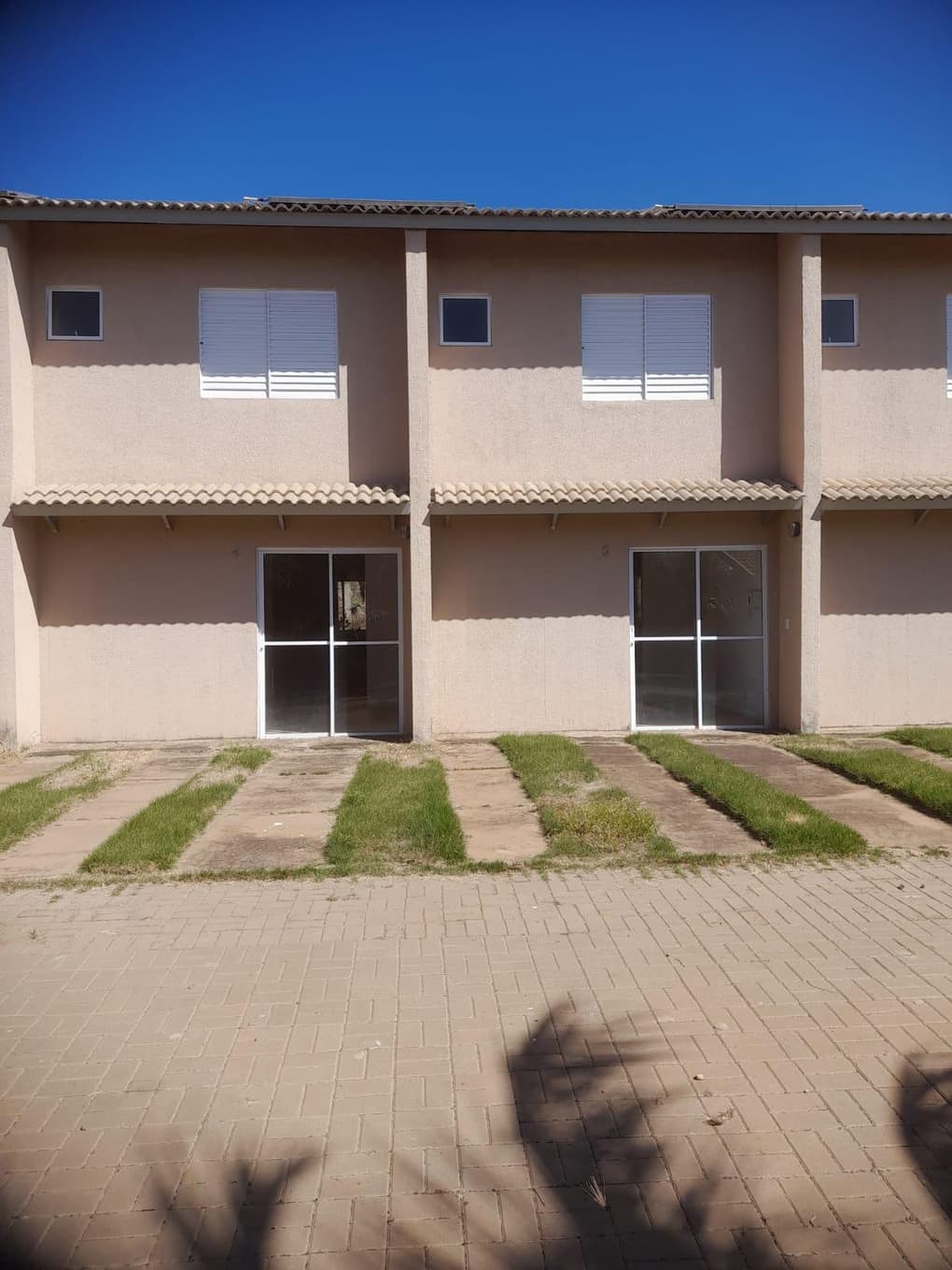 Foto 1 de 13: Casa em leilão em Neves Paulista - SP — Casa 100m², DESOCUPADA e vaga no Residencial Villagio Canto Chão, Neves Paulista/SP
