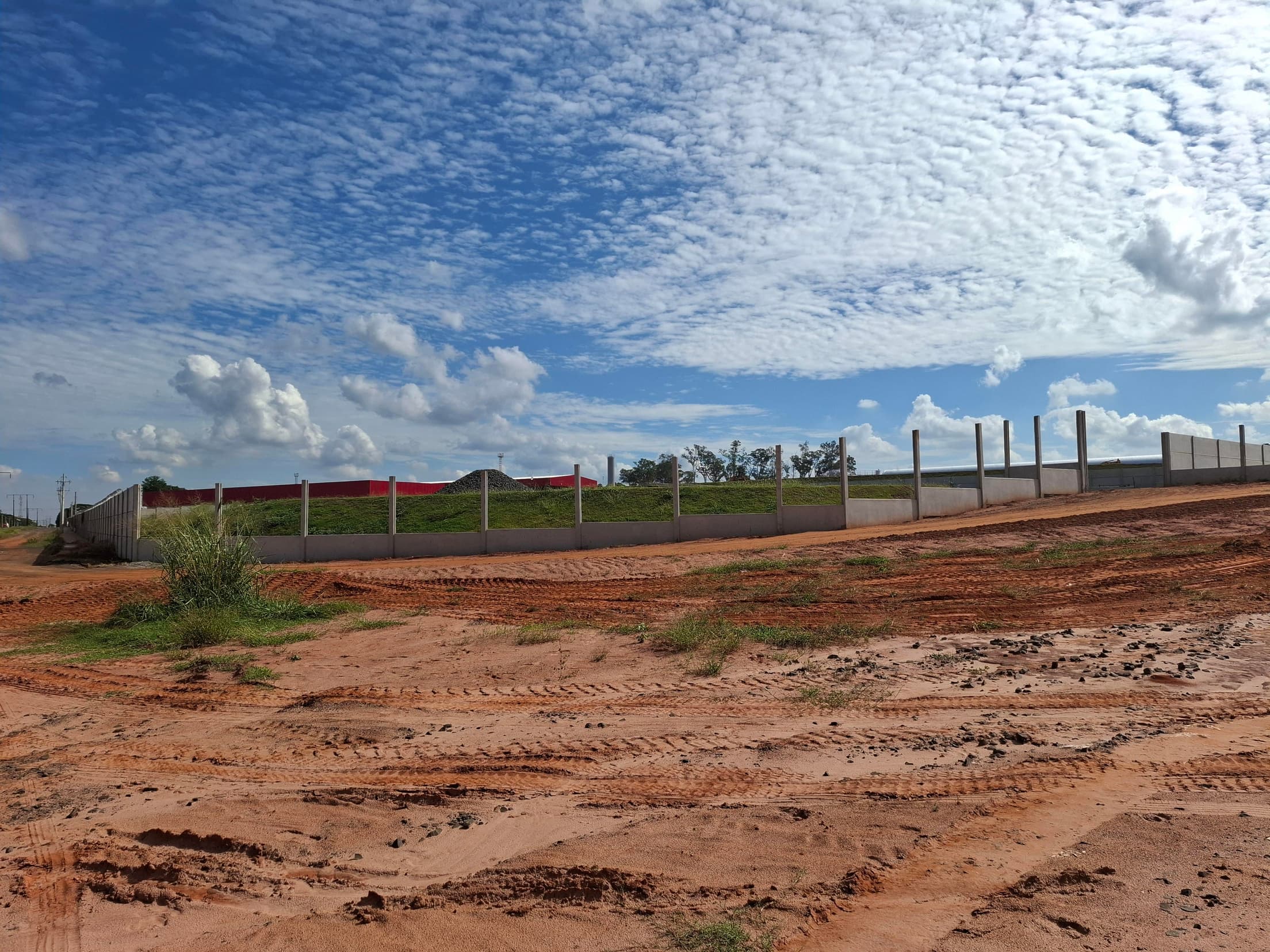 Foto 3 de 9: Terreno em leilão em Mirassol - SP — TERRENO INDUSTRIAL DE 20.200m² NA FAZENDA TRÊS BARRAS, MIRASSOL/SP | MATRICULA Nº 14.163