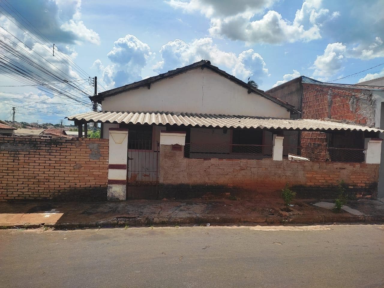 Casa em leilão em Tupã - SP — Casa térrea de 68,16m² - Jardim São Pedro -Tupã/SP