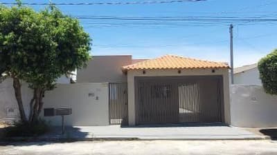 Foto 1 de 13: Casa em leilão em Tupã - SP, bairro Nova Tupã — Casa 107m² com Terreno 200m² | DESOCUPADA | Tupã-SP | Nova Tupã | 2 Dorms - Próx. à Unesp (FCE) - Financiamento até 420 Meses!