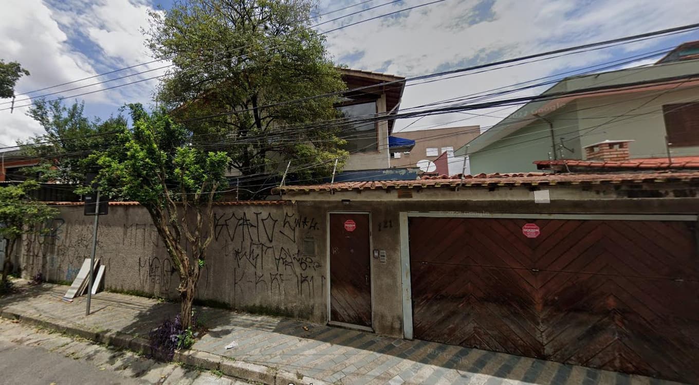 Casa em leilão em Santo André - SP — CASA COM 550 m² NA VILA PIRES, SANTO ANDRÉ/SP