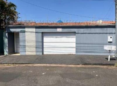 Foto 1 de 2: Casa em leilão em Uberlândia - MG — Casa 69m², Cidade Jardim, em Uberlândia/MG - Ocupado