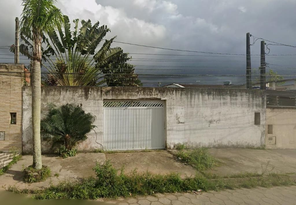 Foto 2 de 2: Casa em leilão em Itanhaém - SP, bairro Umuarama Parque Itanhaém — Casa com piscina - Umuarama Parque Itanhaém - A.T. 360,00m²