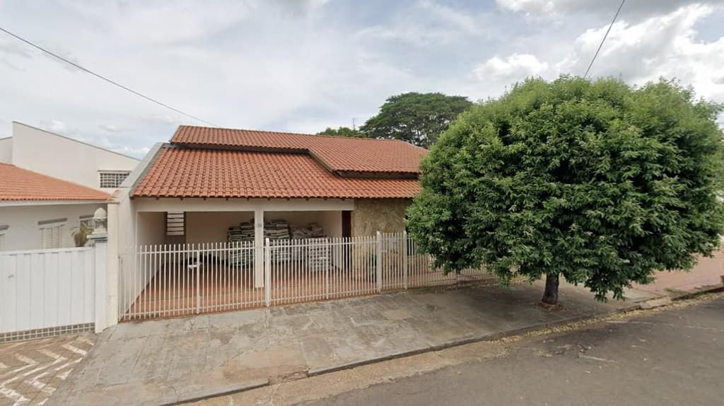 Casa em leilão em Presidente Venceslau - SP — Imóvel Residencial, A.T. 314m², A.C. 237m², edícula com área gourmet