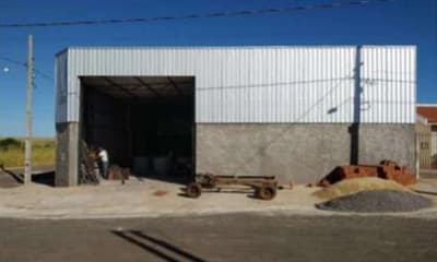 Comercial em leilão em Mariluz - PR, bairro Jardim Cristo Vencedor — IMÓVEL COMERCIAL COM ÁREA TOTAL DE 311,90 m2 EM MARILUZ-PR