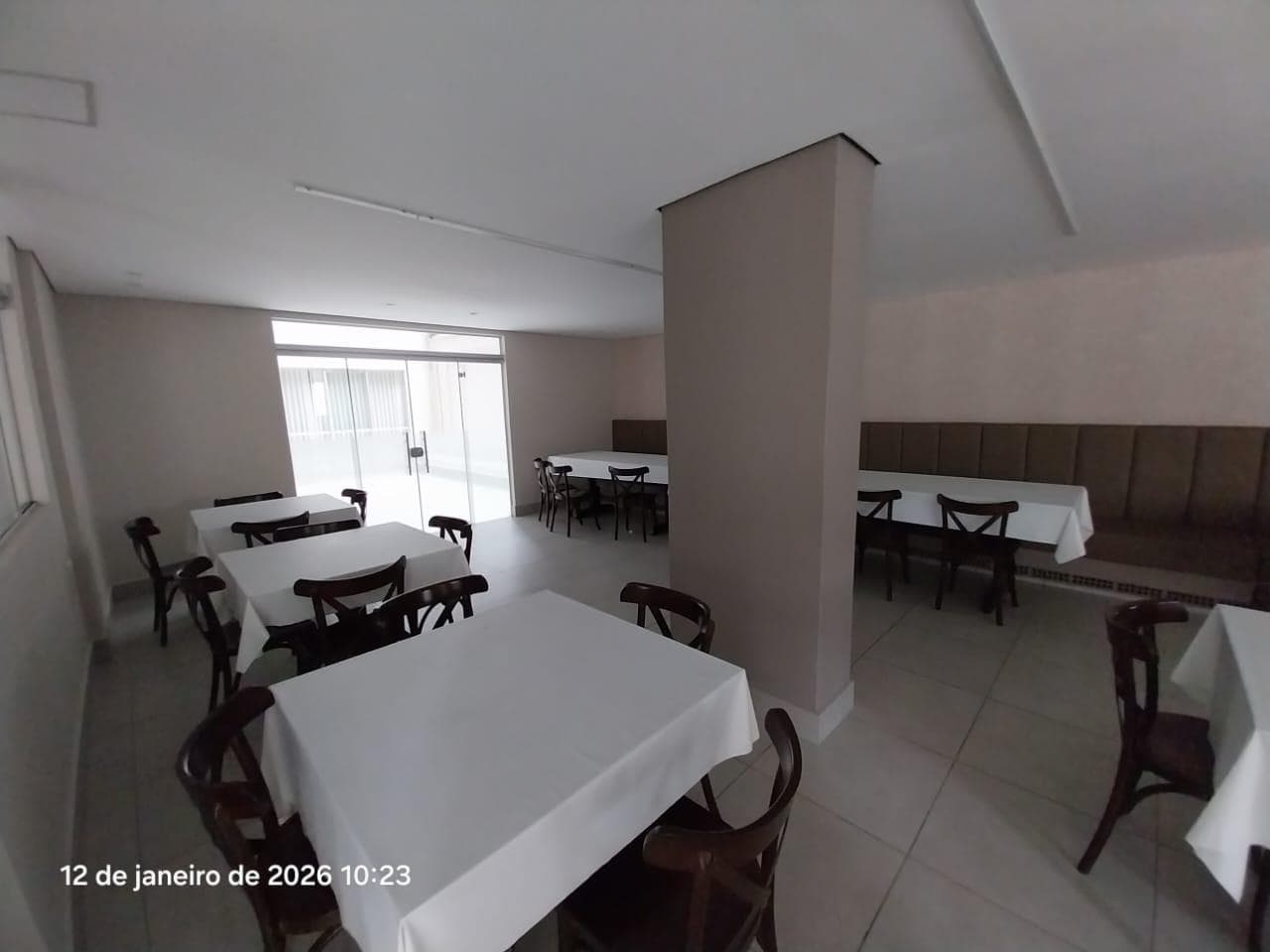 Foto 13 de 30: Apartamento em leilão em Curitiba - PR, bairro Água Verde — Apartamento (área de 159m²) com Vagas de Garagem Edifício Filadélfia - Água Verde Curitiba/PR