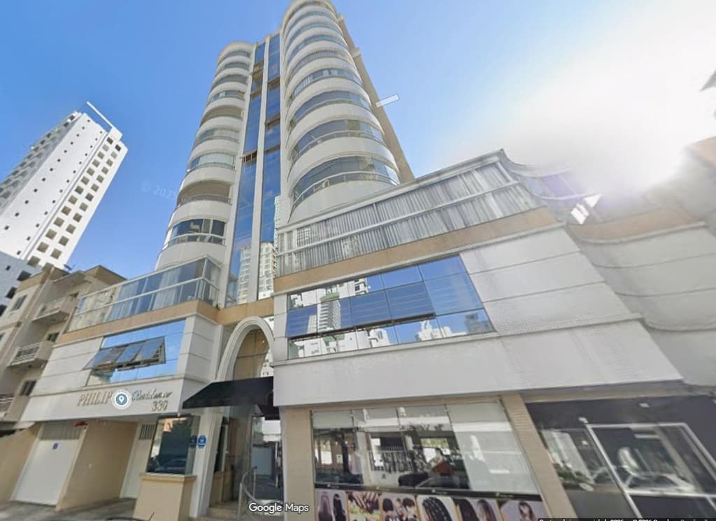 Apartamento em leilão em Balneário Camboriú - SC, bairro Centro — (25%) Apartamento A.P. 106m², 2 vagas de garagens (parte ideal)