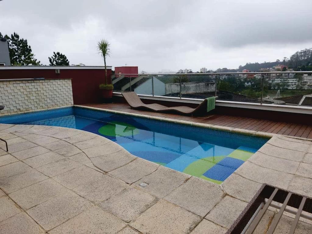 Foto 4 de 42: Casa em leilão em São Bernardo Do Campo - SP — Casa, A.T. 375m², A.C. 809m², 4 suítes, 4 vagas, piscina, hidromassagem, Condomínio Swiss Park, Demarchi