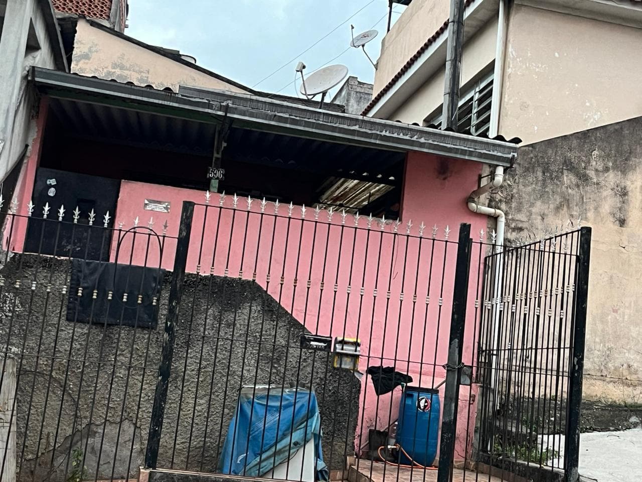 Foto 4 de 5: Casa em leilão em Nilópolis - RJ — Casa c/ Terreno de 312m², Centro de Nilópolis/RJ - Ocupada