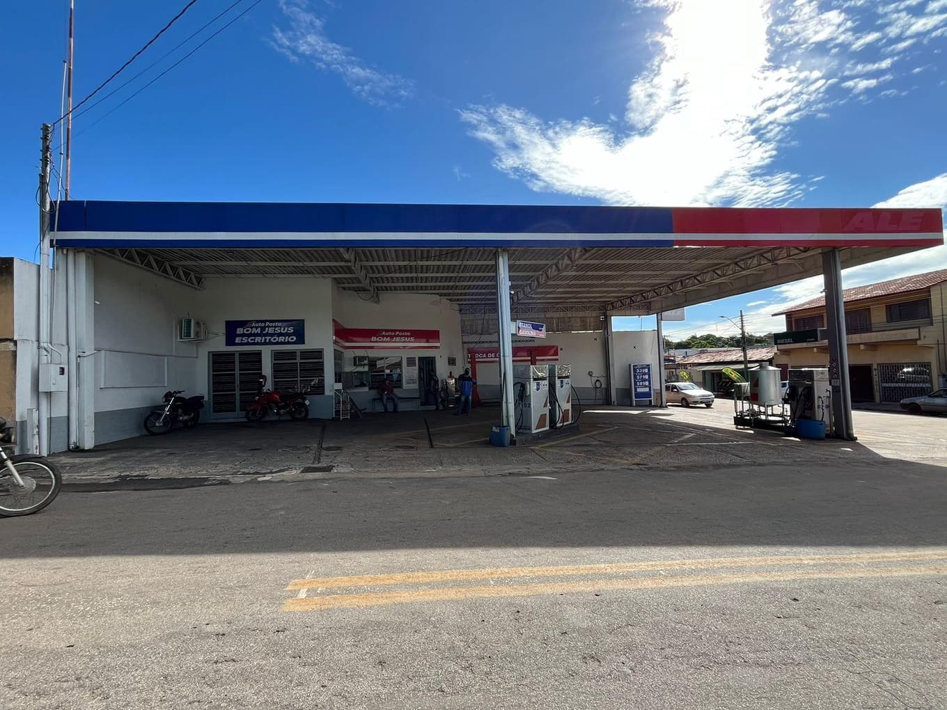 Foto 12 de 12: Casa em leilão em Jandaia - GO — Posto de gasolina com área de 399,80m², Centro, Jandaia/GO